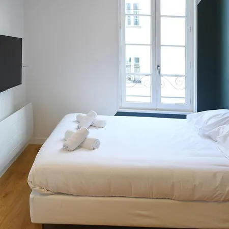 Le Cocon Studio, *